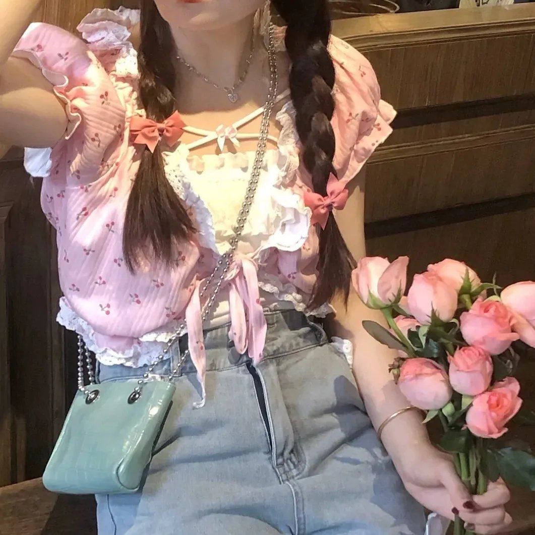 病娇反派又被她撩红了耳朵